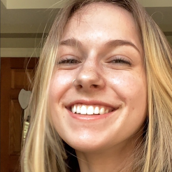 Meet your Posher, Macy - Picture 1 of 1